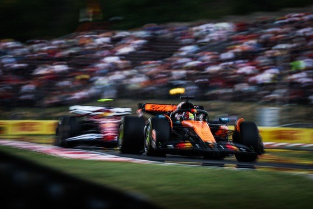 és - „Miért menne el?” – megosztja a paddockot Piastri jövője, Steiner maradásra, Schumacher távozásra utal