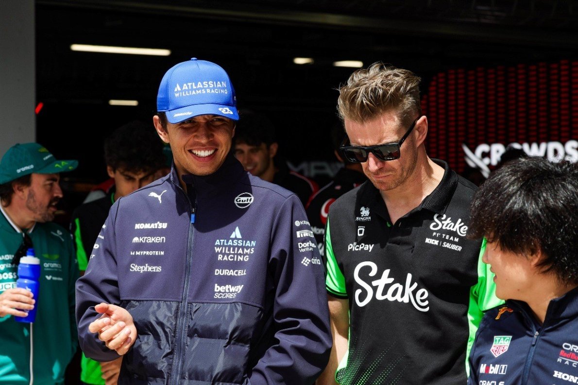  és  - A Red Bull-tulaj „zsebből" fizetné az F1-es rivális leigazolását