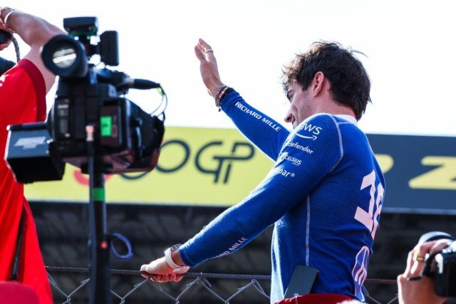  - Váratlan F1-es csapat várja tárt karokkal Charles Leclerc érkezését!