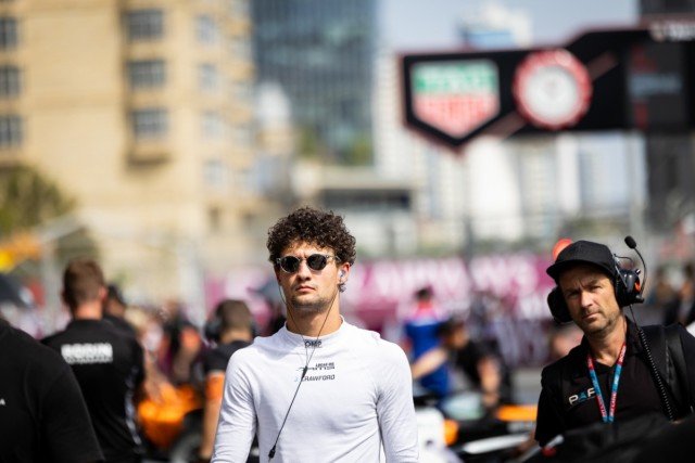  - Amerikai F2-es tehetség vezeti az Aston Martint a mexikói első szabadedzésen