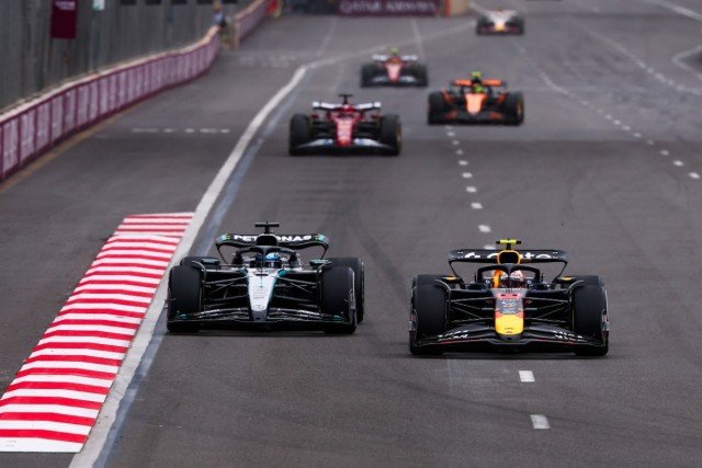  és  - „Katasztrofális” vagy csak kevés - az F1-es újságíró szerint elveszti a helyét a 25 éves pilóta