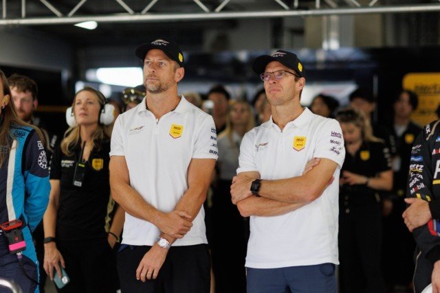 Jenson Button új kihívást vállal a versenyzésen kívül