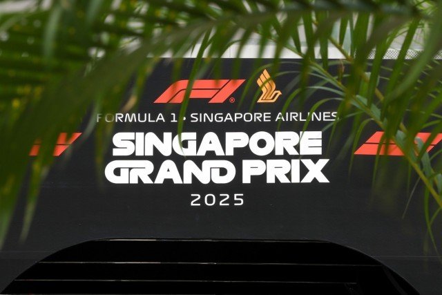 Jegy nélkül a bokszutcába? Egy F1-es rajongó megoldotta, de most nagy bajban van...