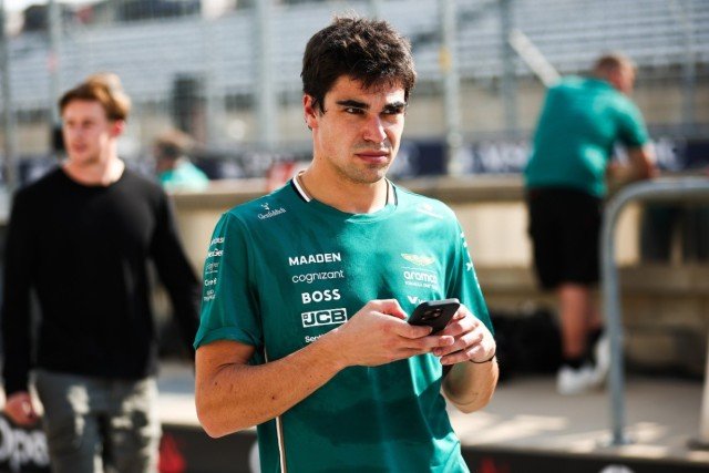 és - Büntetést kapott Stroll a sprintfutamon okozott balesetért