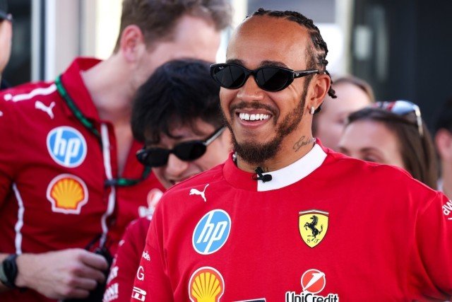  és  - Hamilton az időmérő után: "Végre összhangba kerültem a Ferrarival"