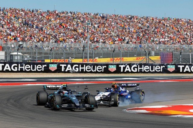  - Sainz a balesete után: "Egyik nap hősként ünnepelnek, másnap pedig kritizálnak"