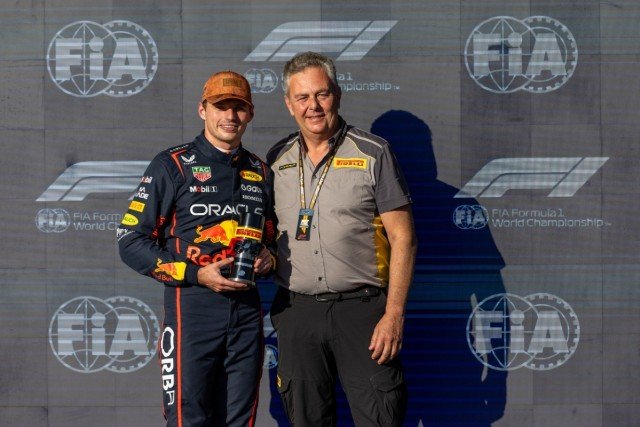  és  - Sky-kommentátor: Verstappen olyan, mint a Jurassic Park T-Rexe