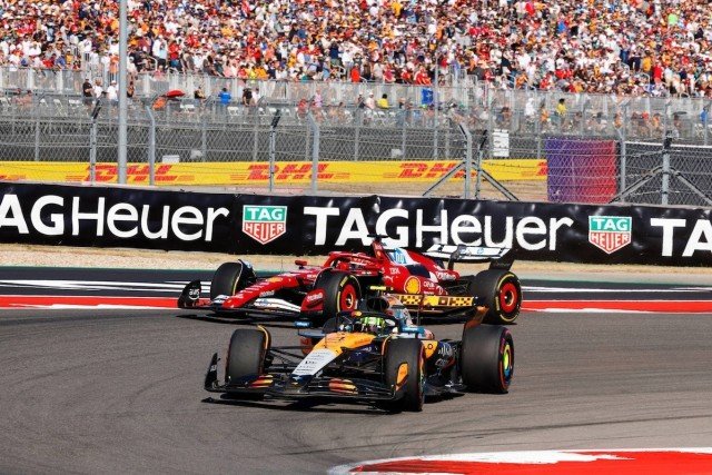  és  - Norris keményen bírálta a Forma-1 egyik "legostobább" szabályát az Austinban kapott figyelmeztetések után