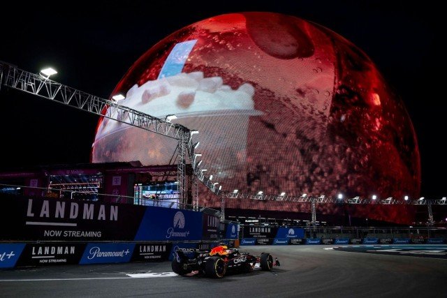 ÉLŐ F1-ES KÖZVETÍTÉS: Las Vegas-i Nagydíj - Második szabadedzés (LIVE)