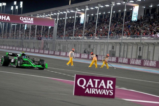 Súlyos büntetés vár a pilótákra, ha figyelmen kívül hagyják az új katari szabályt