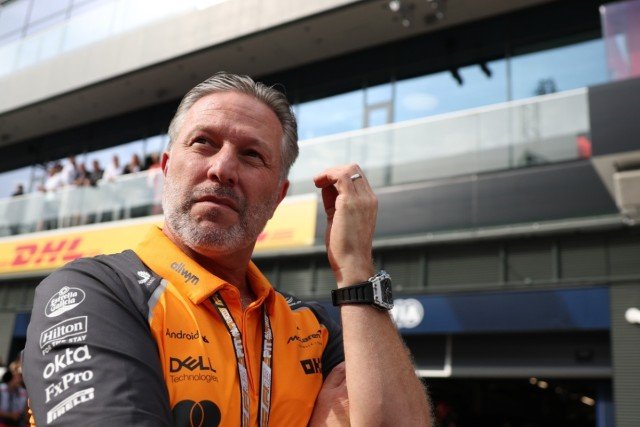  - Zak Brown tovább szítja a tüzet - "Retteg a Red Bull attól, hogy elveszítik Verstappent"