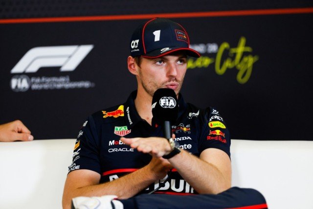  és  - Herbert elmondta kendőzetlen véleményét Max Verstappen manőveréről