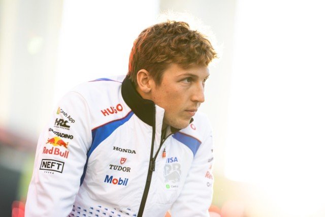 - Liam Lawson szerint a hideg időjárás és a hosszú egyenesek különleges feladatot jelentenek Las Vegasban