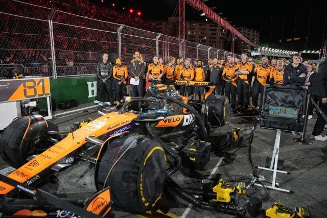  és  - A Ferrarit már lábon lőtte az alacsony hasmagasság, most a McLaren is hasonló sorsra juthat?