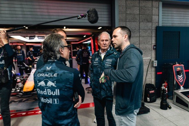  és  - Helmut Marko a szemeit dörzsölgette az FP2 után - nem éppen erre számított