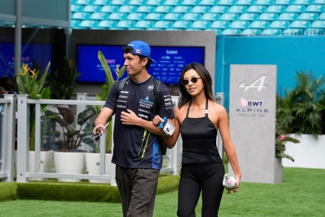 Albon kiakadt az F1 téli leállása miatt – „Ez nem elég!”