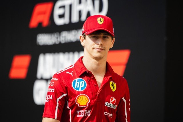 és - Újoncok uralják az első szabadedzést Abu-dzabiban - mutatjuk a listát!