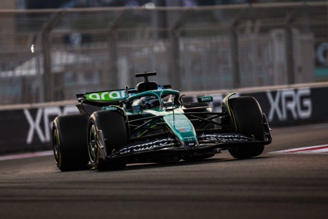 és - Az FIA komoly bírsággal sújtotta az Aston Martint!