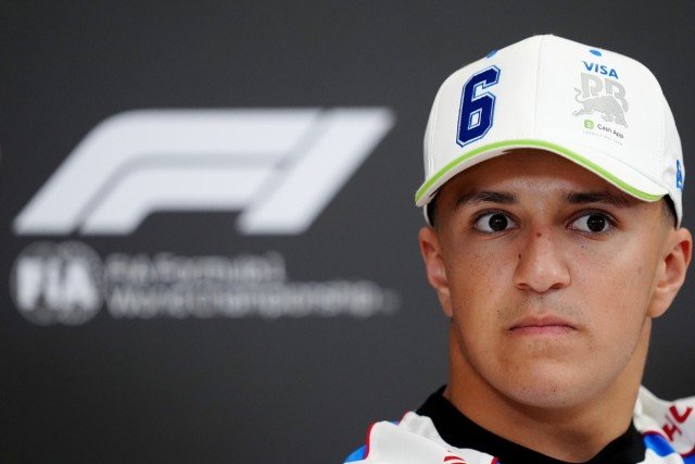  és  - Hamilton aggódik Hadjarért: „Mindenki tudja, mi történik, amikor valaki a Red Bullhoz megy”