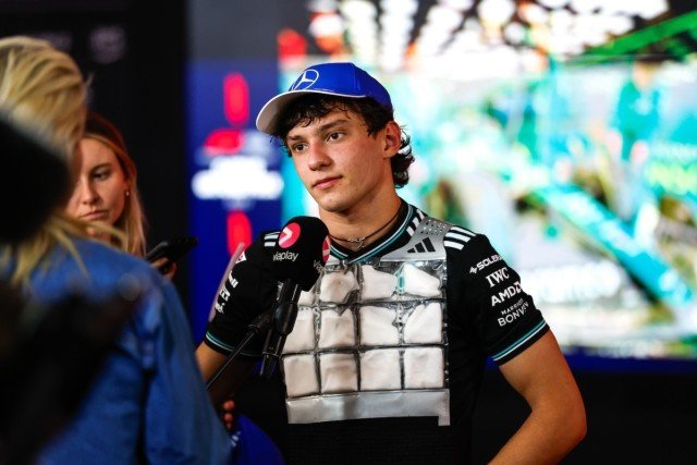 és - Halálos fenyegetéseket is kapott Antonelli, aki a profilképét is feketére változtatta