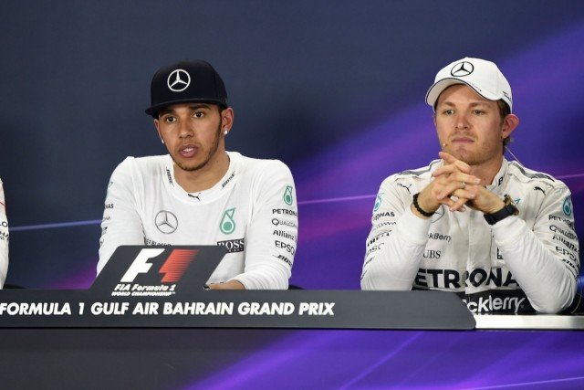 - Rosberg szerint komoly problémákkal küzdenek otthon Hamilton miatt