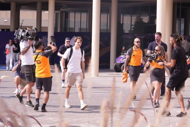  és  - Egyre nagyobb a balhé a McLarennél, Piastri már az ausztrál sajtónak sem nyilatkozhat?