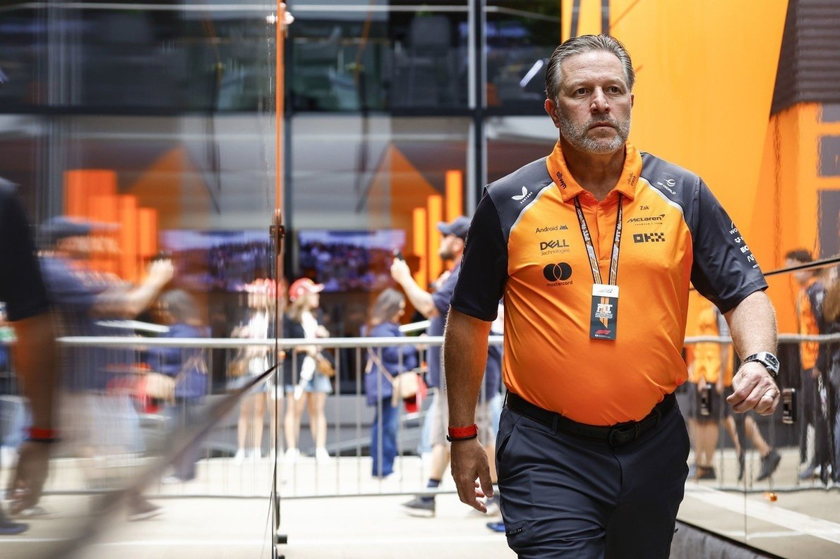 Teljes egészében eladták a McLaren Racing részvényeit, közel-keleti kézben a versenycsapat