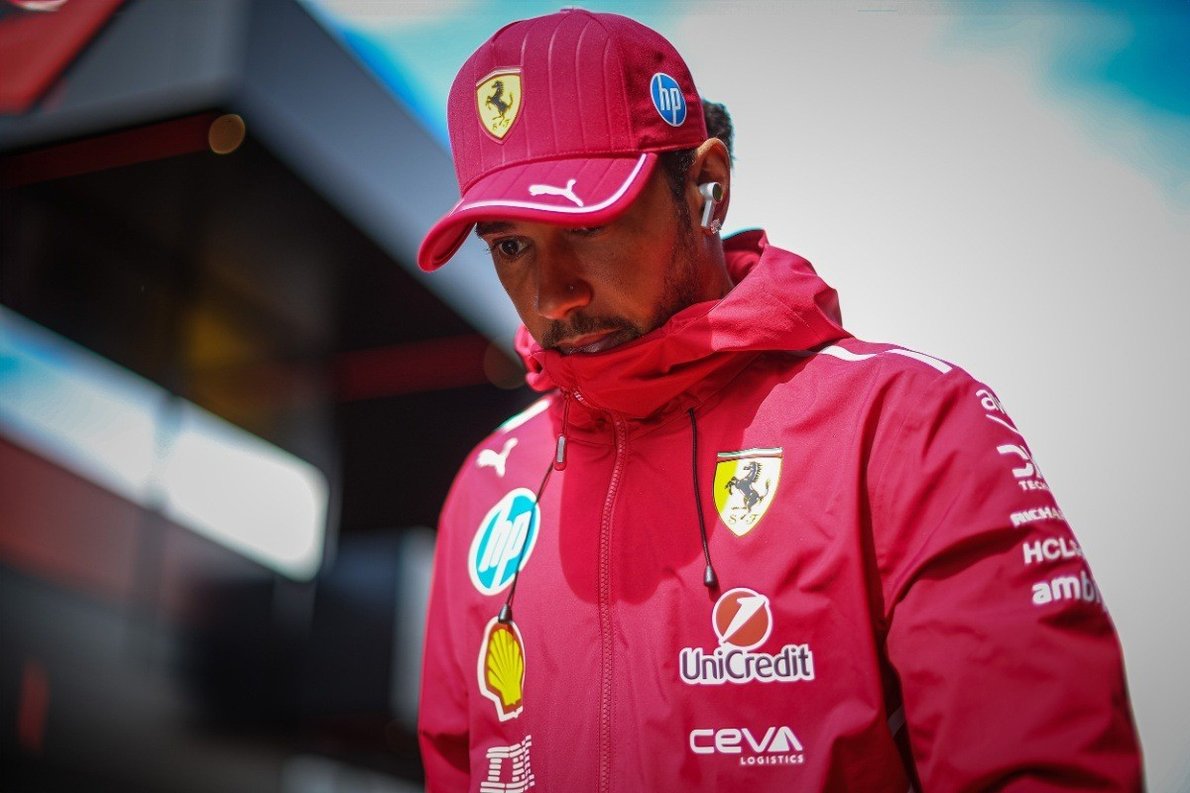  és  - Hamilton: "Teljességgel elfogadhatatlan, ami ma történt, nem méltó a Ferrarihoz"