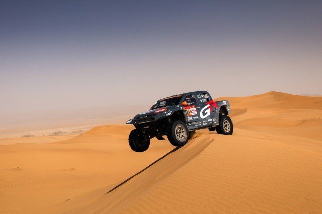 Dakar: Toyota-sikert és öldöklő küzdelmet hozott a 8. szakasz, csupán 3 másodperc döntött!