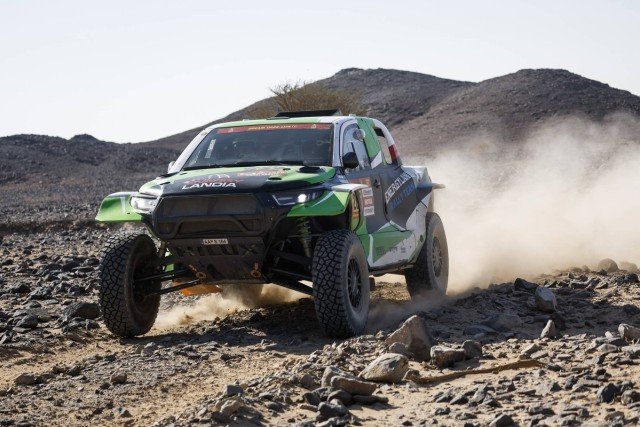 Dakar: meglepő győztes a 9. szakaszon és komoly változások az összetettben