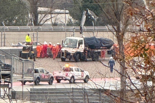  és  - Falnak csapódó Red Bull és Hamilton első ferraris méterei: az eső uralta a keddi tesztnapot