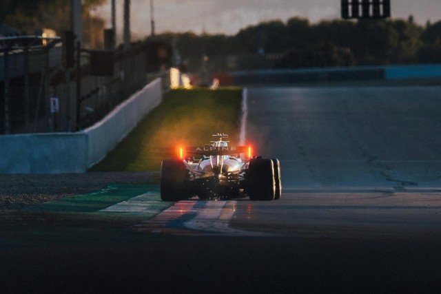 és - Gasly: Nagyon más az autó, időt igényel majd a megszokása