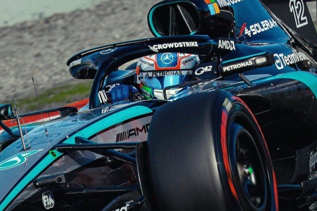  és  - Olyan jól áll a Mercedes, hogy Antonelli már a „boost mód” tesztelését emlegeti