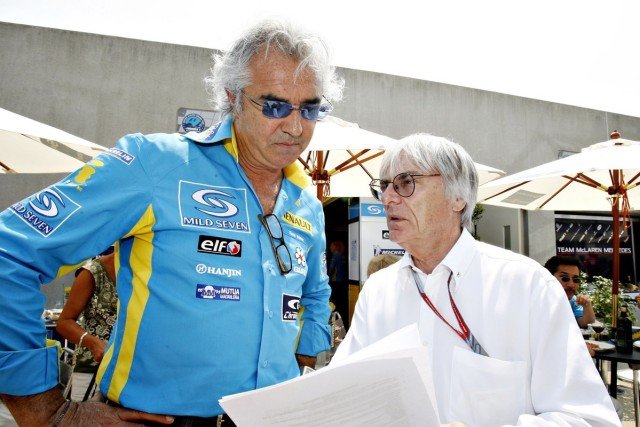 Ecclestone és a négy barátja: hárman már nincsenek köztünk, de egy még mindig az F1-ben dolgozik