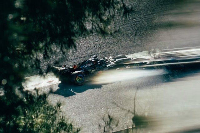 és - Befutott egy hosszú videós összefoglaló a barcelonai F1-es teszt negyedik napjáról