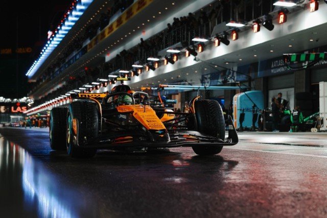 és - A címvédő McLaren utolsóként jelentette be az autóbemutató időpontját