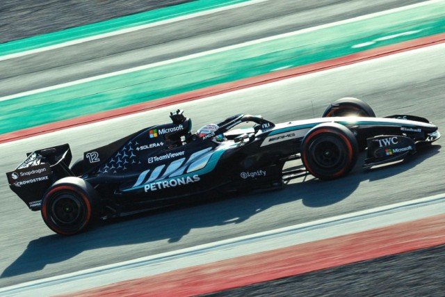  és  - A riválisok megriadtak: Félelmetes formában kezdte a Mercedes a 2026-os érát