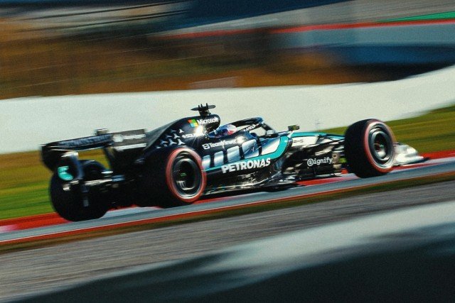  és  - A Mercedes máris túl van az első versenyszimuláción Barcelonában