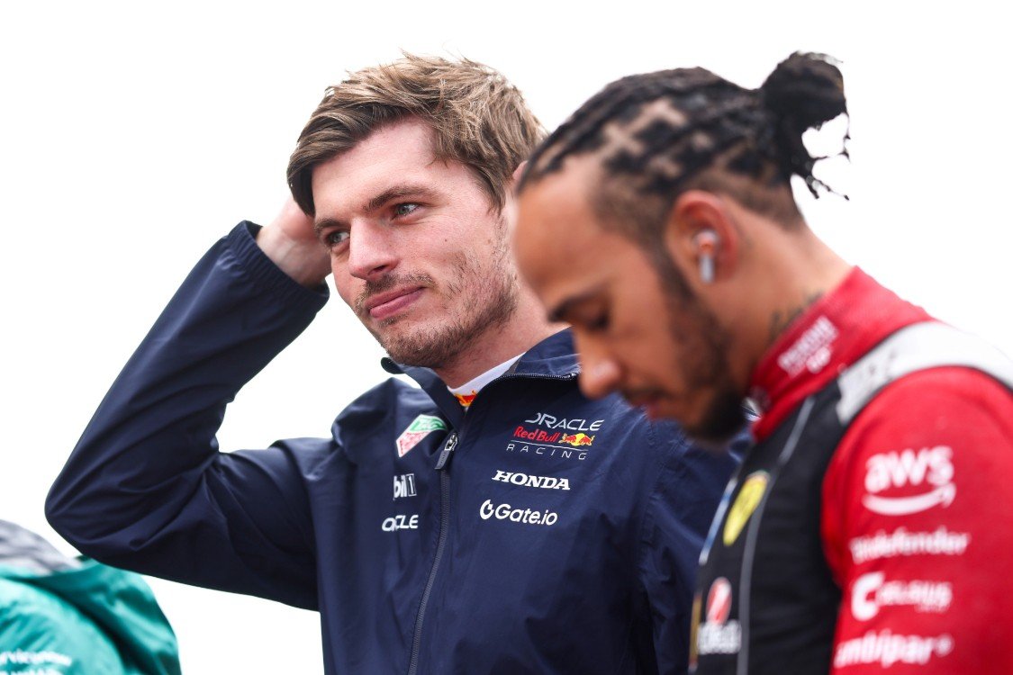  és  - A Forma-1-en kívül csaphat össze Verstappen és Hamilton!