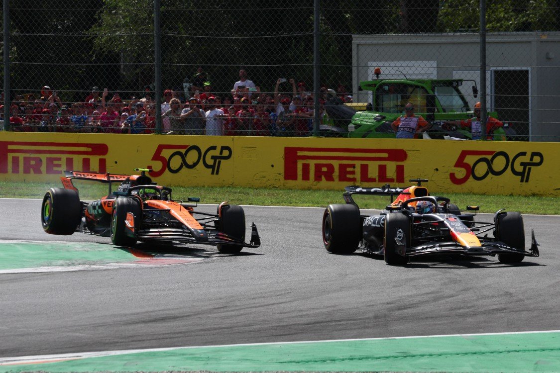  - Az egész sajtóközpont megtapsolta Verstappent a nagy manővere miatt