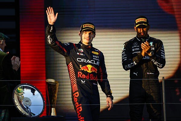  és  - Russell: Rosszat tett volna Verstappen karrierjének, ha a Red Bull helyett Hamilton mellé kerül