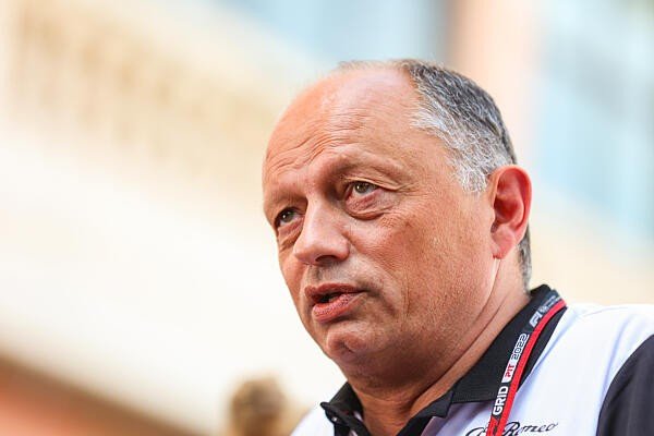 Vasseur nem tudja, Leclerc-rel közös múltja szerepet játszott-e abban, hogy őt választotta a Ferrari