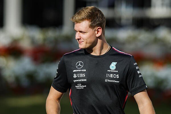  és  - Ocon: Schumacher „nagyon ritka lehetőséget” kapott a Mercedesnél