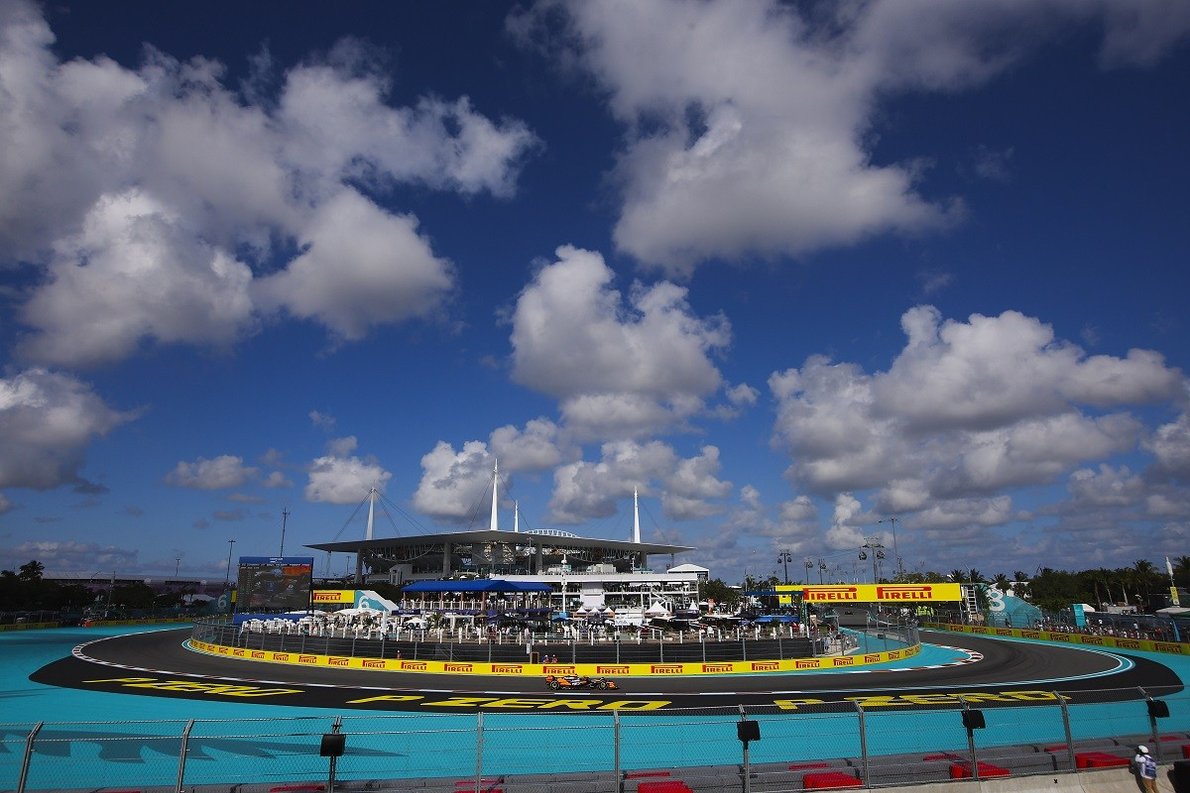 A Ferrari és a Mercedes ruházati partnere is újdonságot villantott a Miami Nagydíj előtt