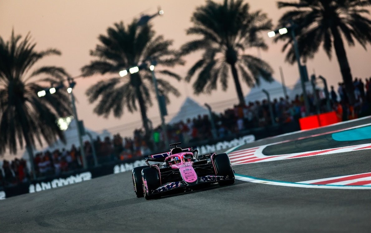 Még egy kört sem ment, de már veszélyben az F1-es újonc helye?