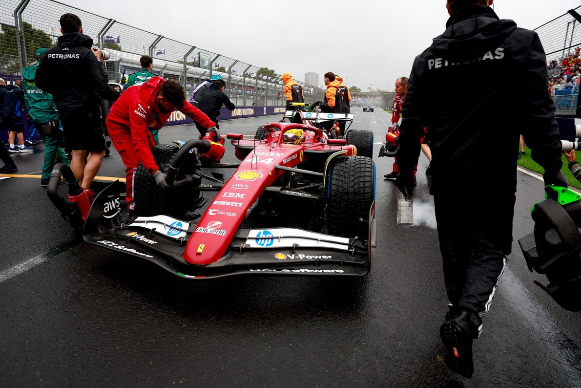  - Hamilton keserű rádióüzenete lerántotta a leplet a Ferrari hibás döntéséről