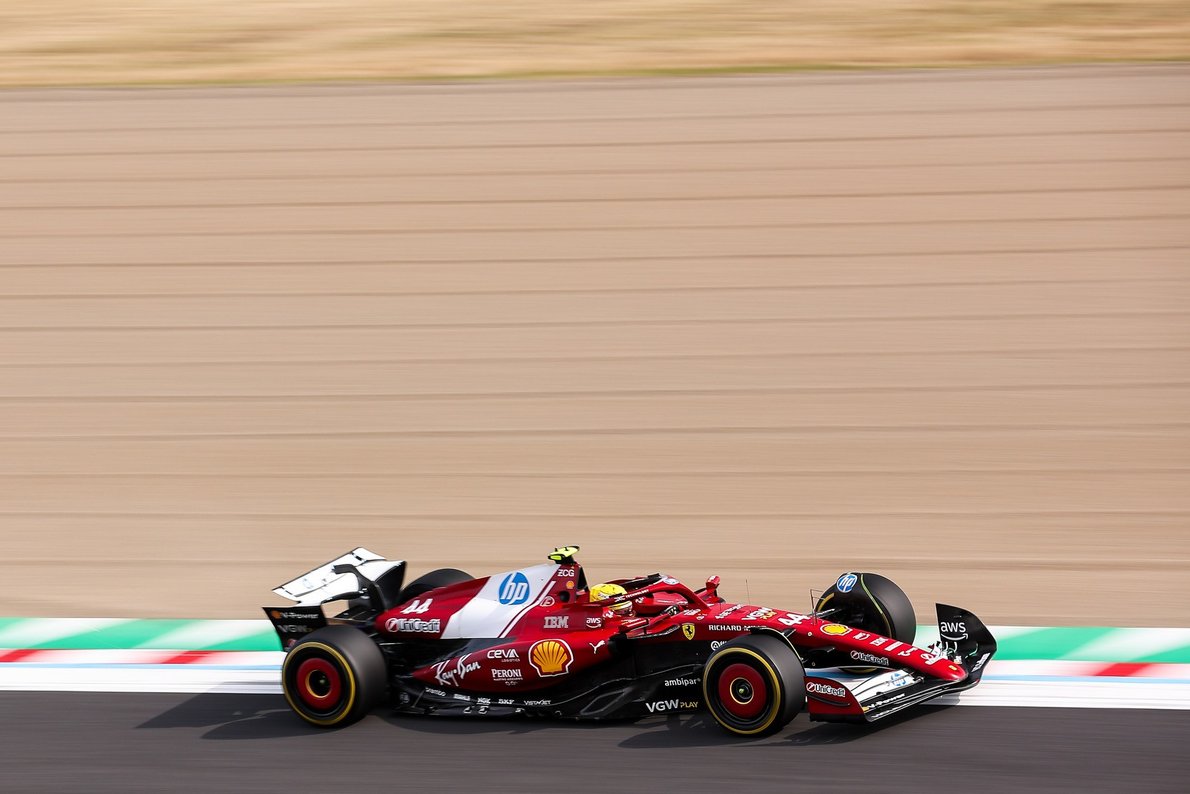  és  - Videón Carlos Sainz és Lewis Hamilton büntetést érő esete Japánból!