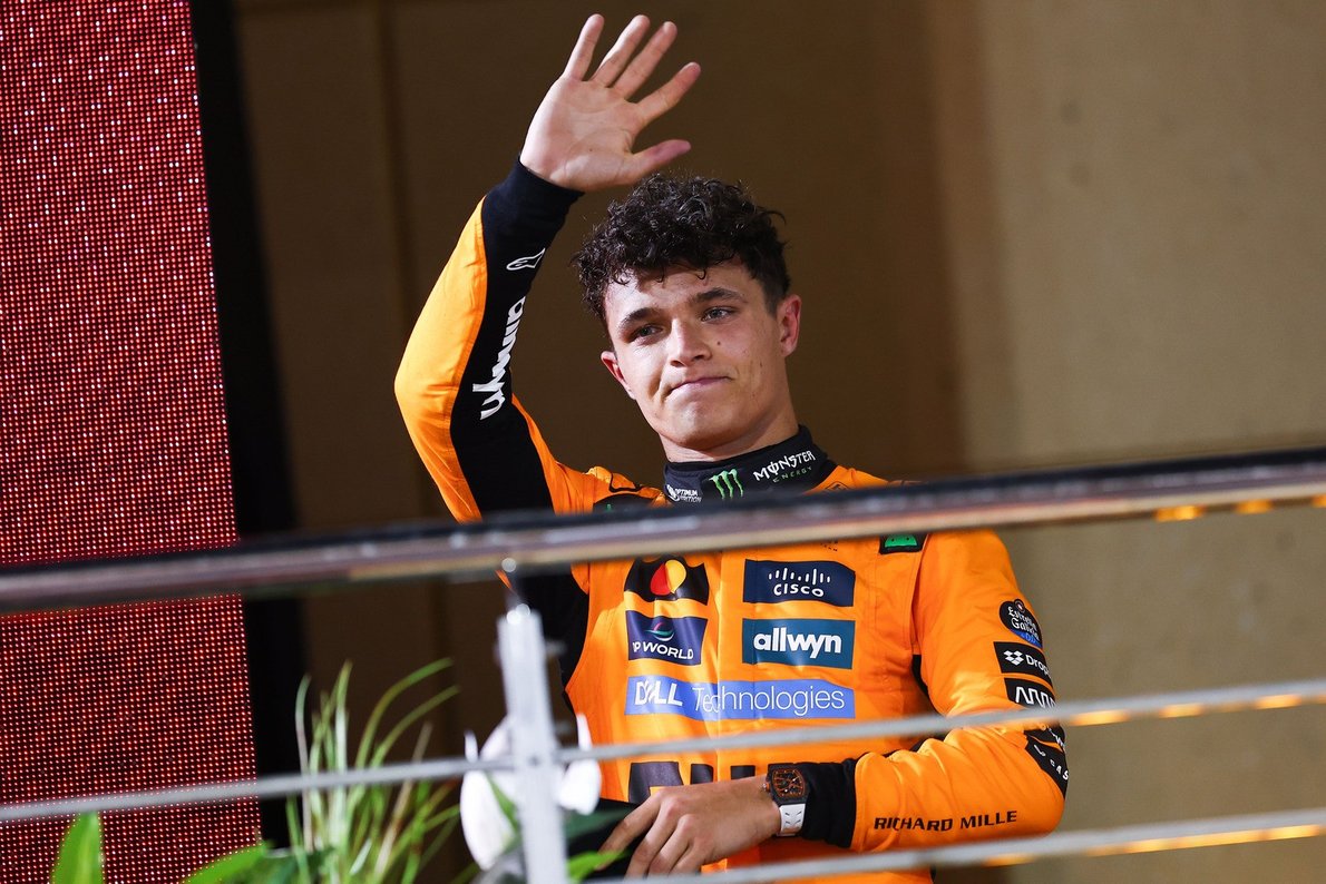  és  - "Norrisnak sürgősen finomítania kell a versenyzési technikáján"