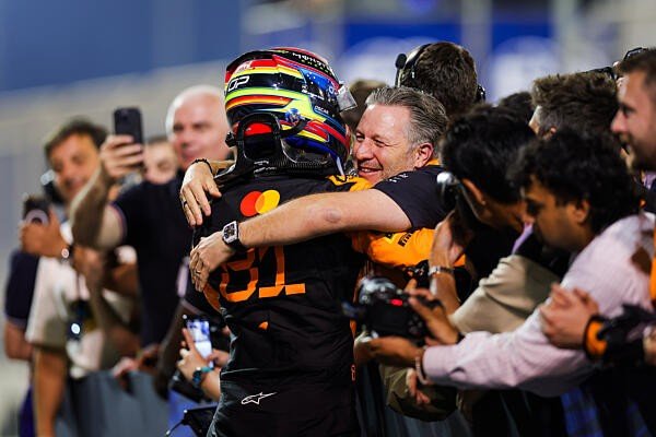 - Piastri a futam után magára hagyta a csapatot, nem kért a buliból