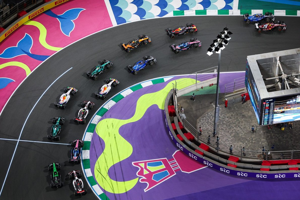  és  - „Szingapúri terv” – szerencsétlen szóhasználat miatt került reflektorfénybe a Williams